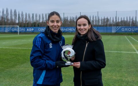 découvrez clara mateo, joueuse de l'équipe de france de football 2024 et ingénieure libérée, alliant passion sportive et expertise technique.